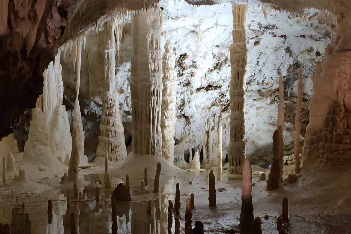 sala delle candeline grotte di frasassi