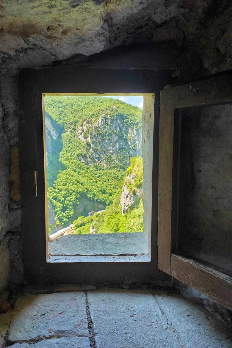 vista dall'eremo di s.maria infra saxa